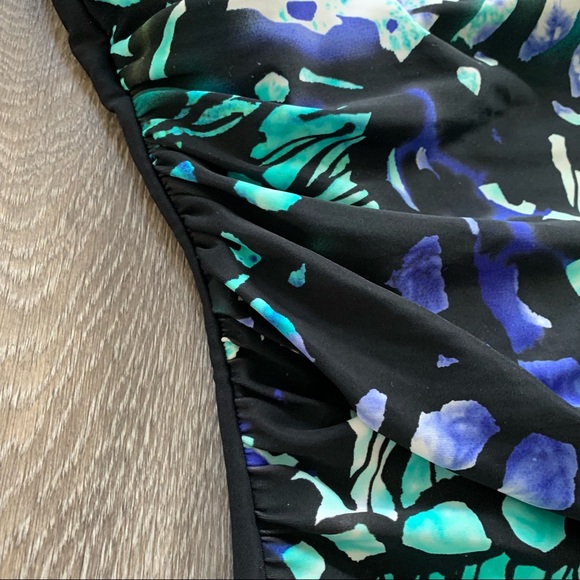 One piece swimsuit, gathered turquoise pattern and black, size 6 - Picture 3 of 6